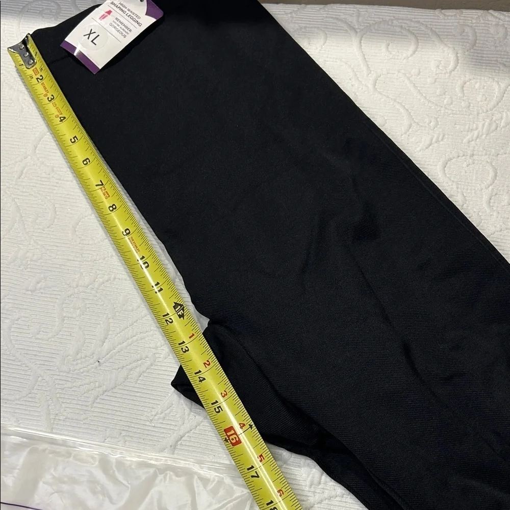 Shapermint Empetua High-Waisted Shaping Legging - Black. Flaw. Accepting offers